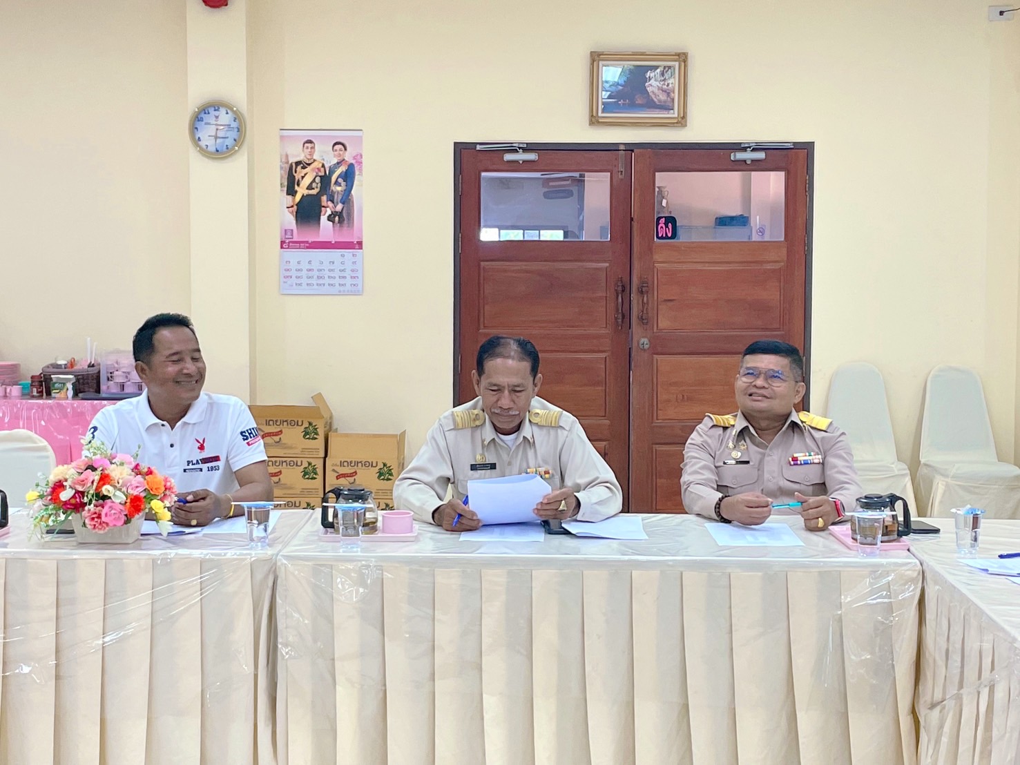 ประชุมหัวหน้าส่วนราชการ เทศบาลตำบลชุมพล ประจำเดือน กันยายน 2568