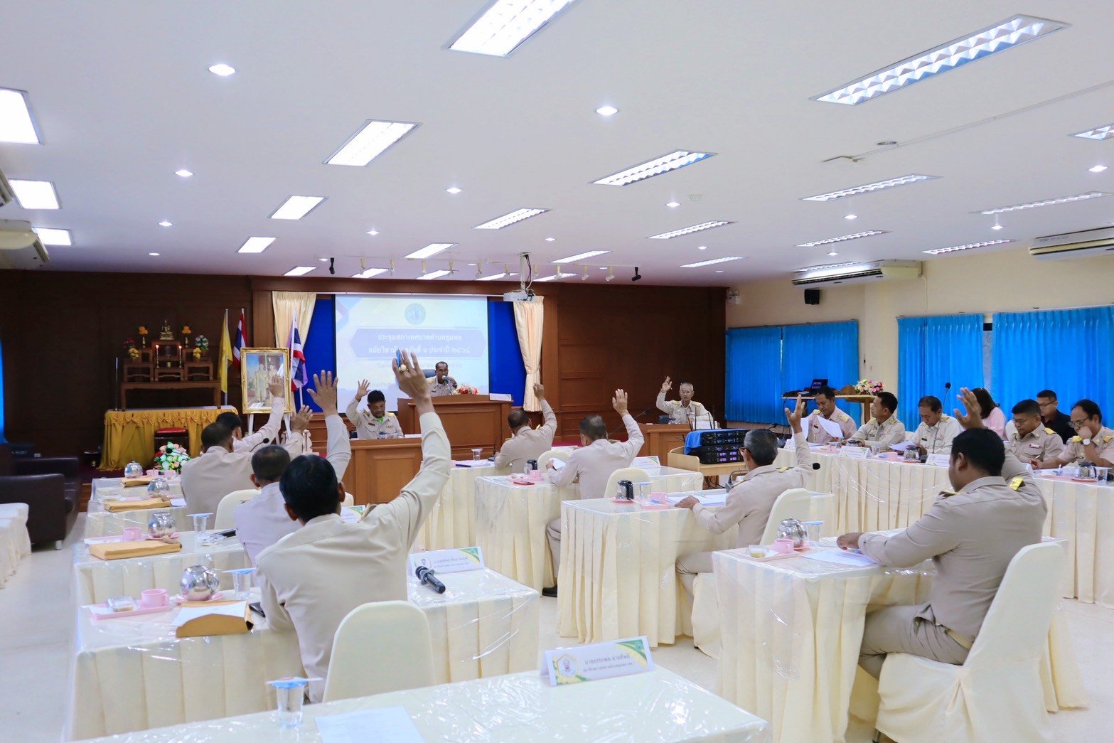 ประชุมสภาเทศบาลตำบลชุมพล สมัยวิสามัญ สมัยที่ 1 ประจำปี 2568