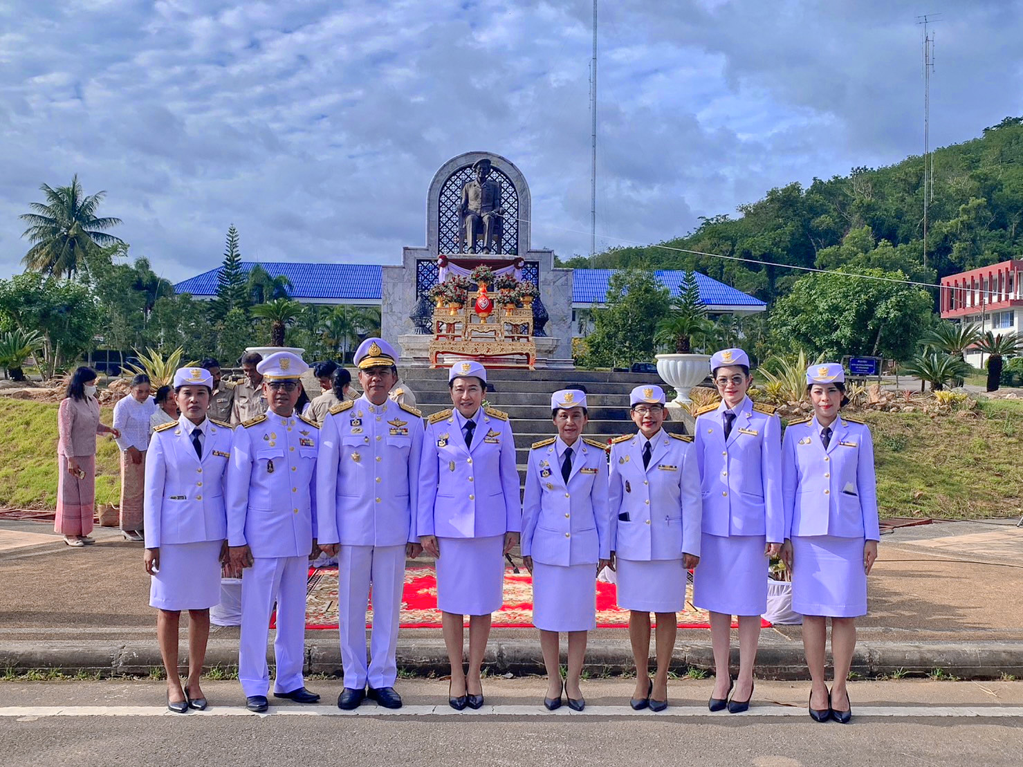 ร่วมพิธีบำเพ็ญกุศลถวายเป็นพระราชกุศลเนื่องในวันคล้ายวันสวรรคตของสมเด็จพระศรีนครินทราบรมราชชนนี